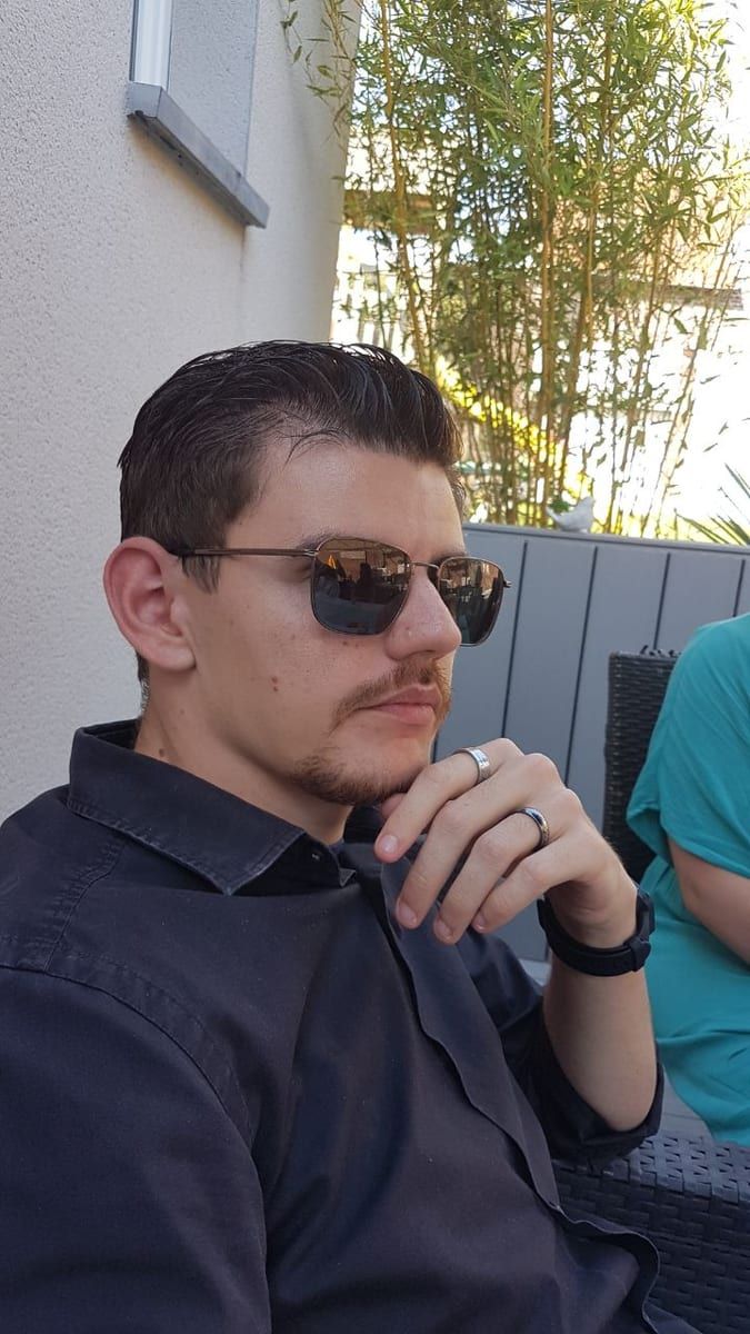 Sayah - Annonces gay à Seigneux Profil de Sayah, 35 ans, Annonces gay à Seigneux (Fribourg)
