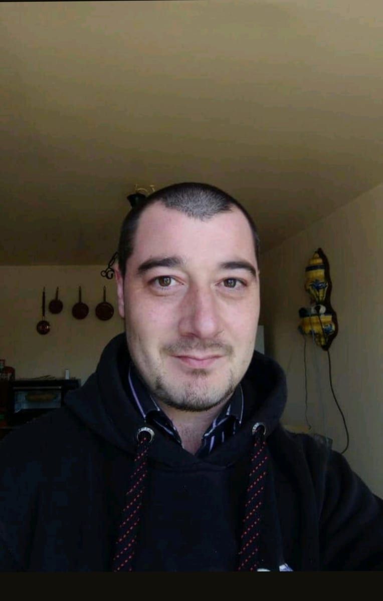 Profil de Enrique, 28 ans, Annonces gay à Estévenens (Fribourg)