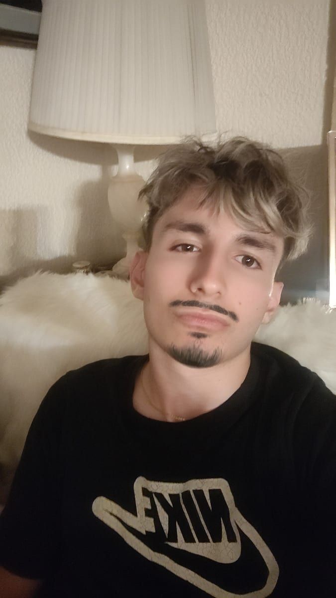 Profil de Maelik, 25 ans, Annonces gay à Ecuvillens (Fribourg)