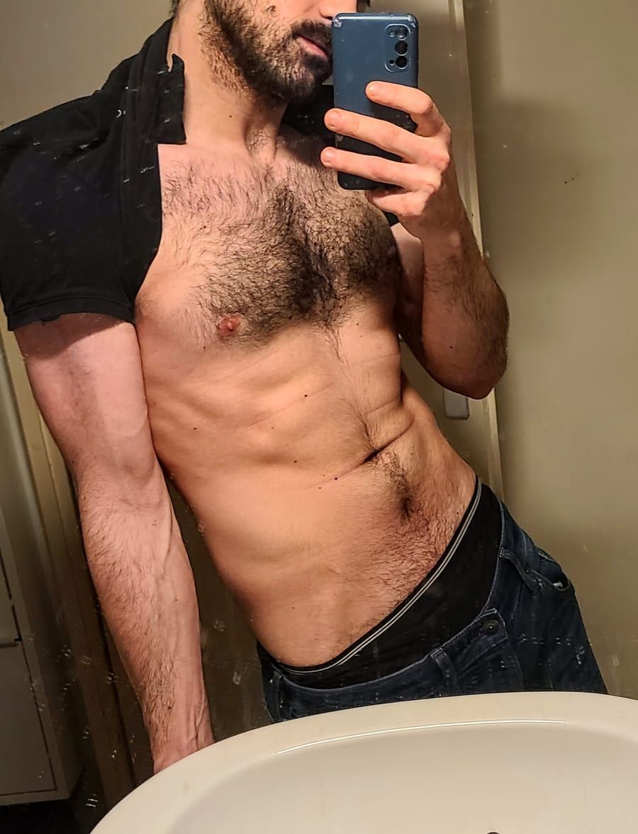 Profil de Arzhel, 23 ans, Annonces gay à Châtonnaye (Fribourg)