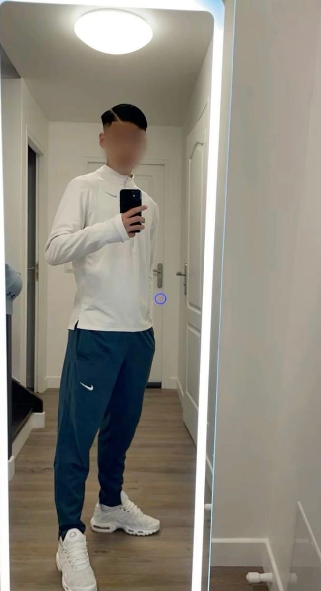 Kristopher - Annonces gay à Auboranges Profil de Kristopher, 32 ans, Annonces gay à Auboranges (Fribourg)