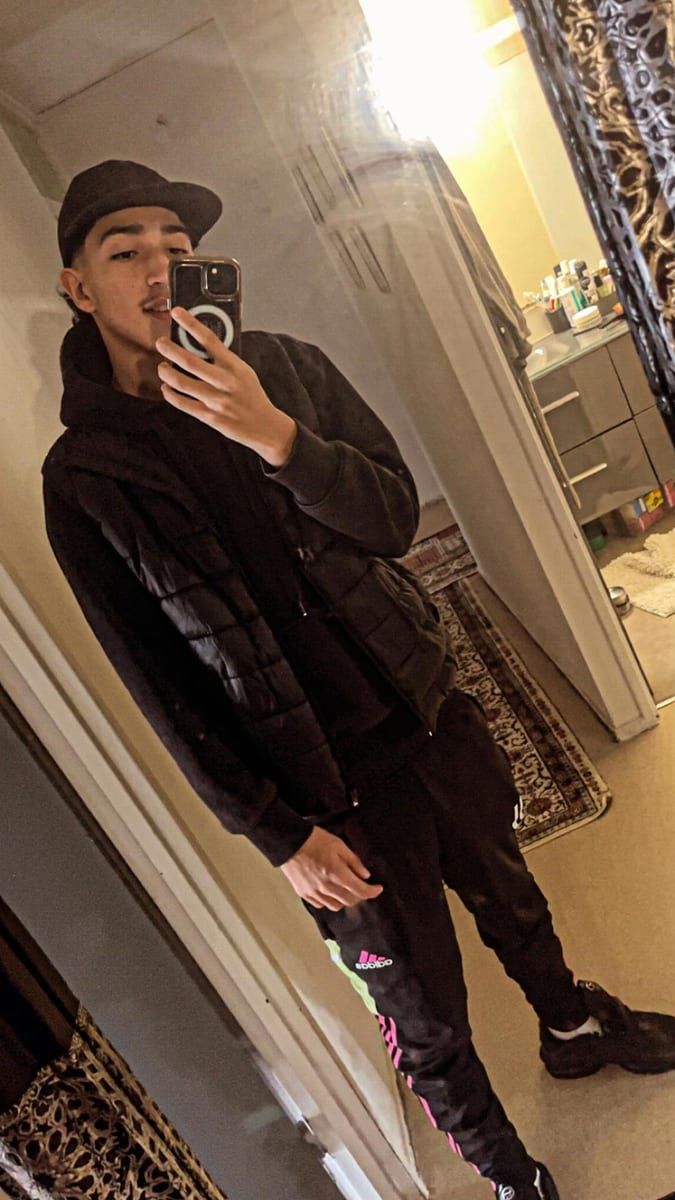 Profil de Elwin, 23 ans, Annonces gay à Bulle (Fribourg)