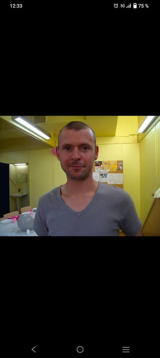 Rémi - Annonces gay à Fétigny Profil de Rémi, 32 ans, Annonces gay à Fétigny (Fribourg)