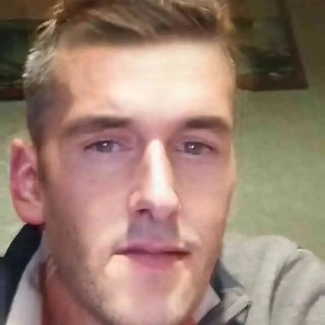 Samed - Annonces gay à Avry-devant-Pont Profil de Samed, 30 ans, Annonces gay à Avry-devant-Pont (Fribourg)