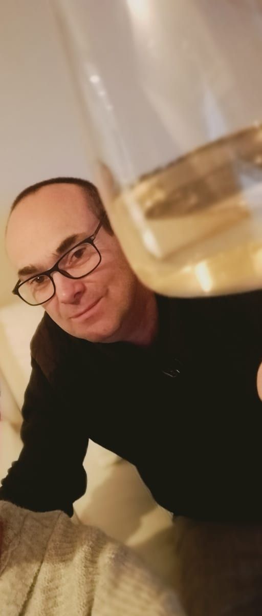Oriel - Annonces gay à Le Bry Profil de Oriel, 28 ans, Annonces gay à Le Bry (Fribourg)