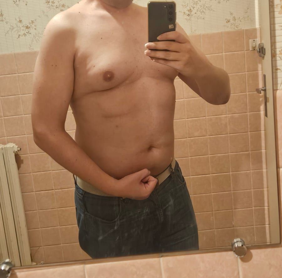 Therence - Annonces gay à Châtel-St-Denis Profil de Therence, 25 ans, Annonces gay à Châtel-St-Denis (Fribourg)
