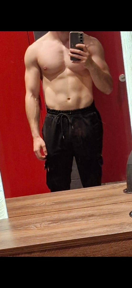 Badyss - Annonces gay à Broc Profil de Badyss, 31 ans, Annonces gay à Broc (Fribourg)