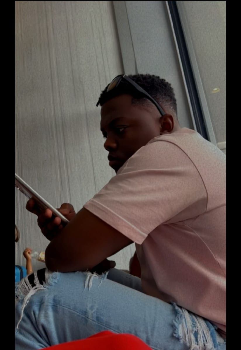 Profil de Allister, 32 ans, Annonces gay à Granges-Paccot (Fribourg)