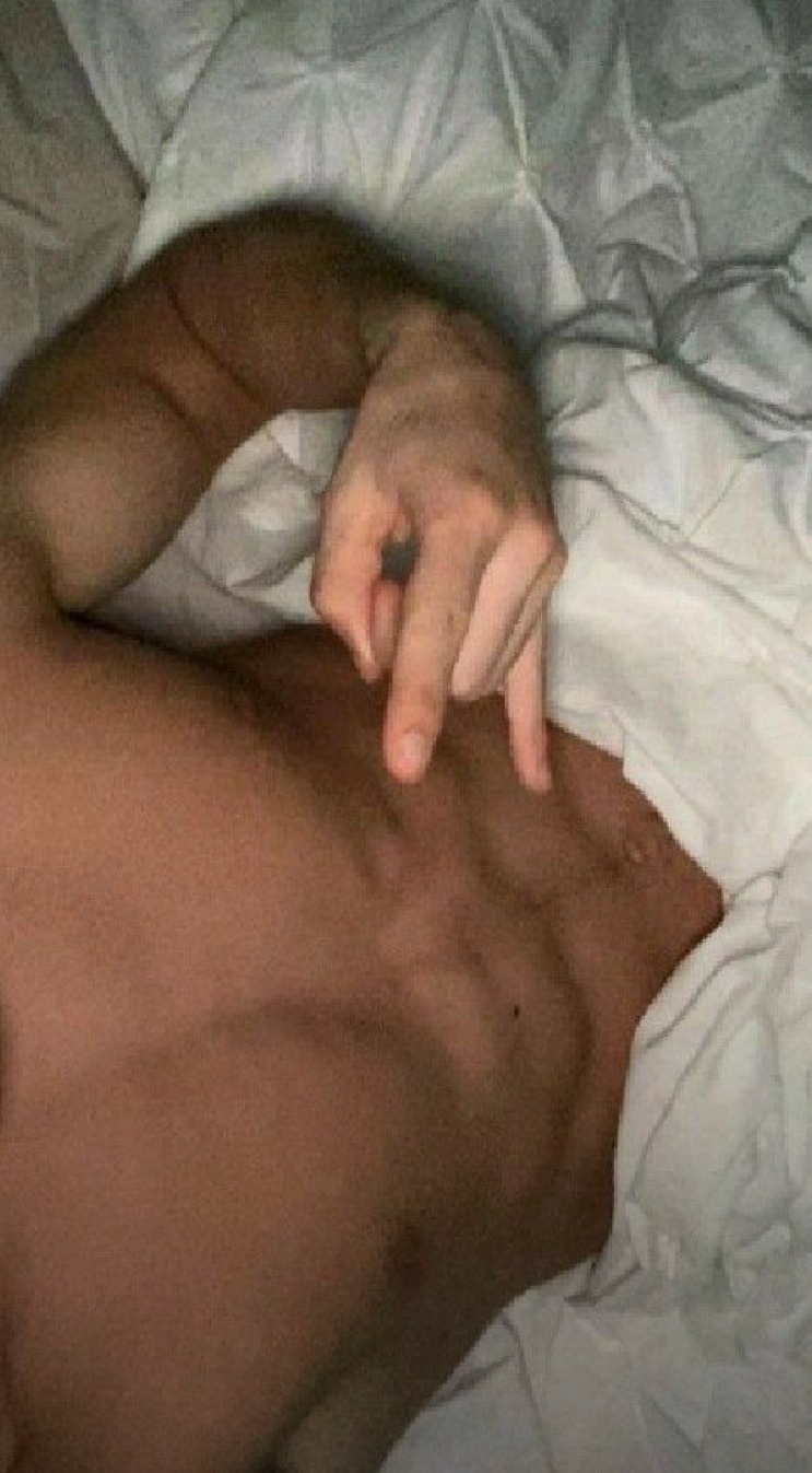 Profil de Fayez, 33 ans, Annonces gay à Grenilles (Fribourg)