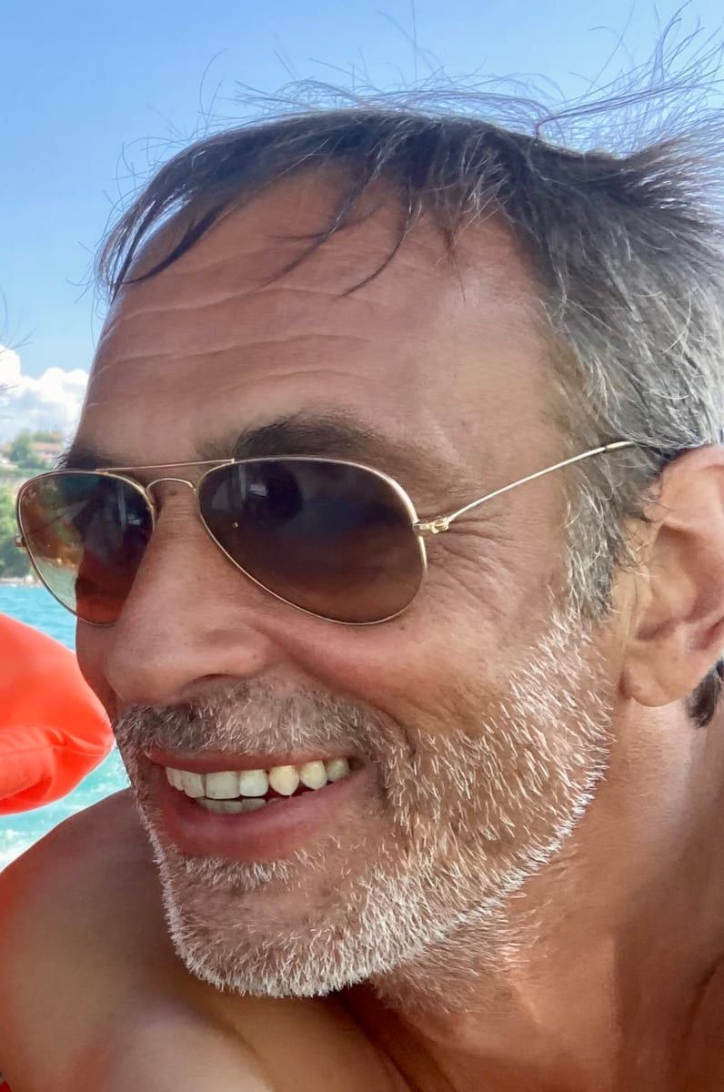 Juan-pablo - Annonces gay à Morlens Profil de Juan-pablo, 44 ans, Annonces gay à Morlens (Fribourg)