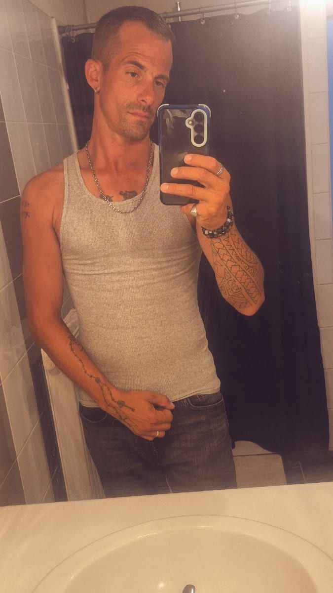 Tidjan - Annonces gay à Blessens Profil de Tidjan, 35 ans, Annonces gay à Blessens (Fribourg)