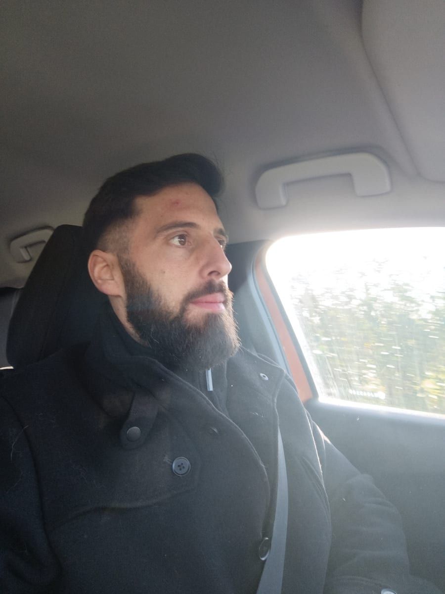 Cyan - Annonces gay à Auboranges Profil de Cyan, 37 ans, Annonces gay à Auboranges (Fribourg)