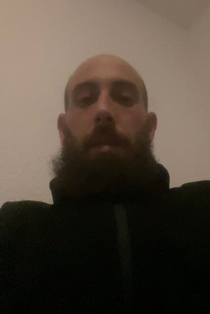 Elhadj - Annonces gay à Cugy FR Profil de Elhadj, 44 ans, Annonces gay à Cugy FR (Fribourg)