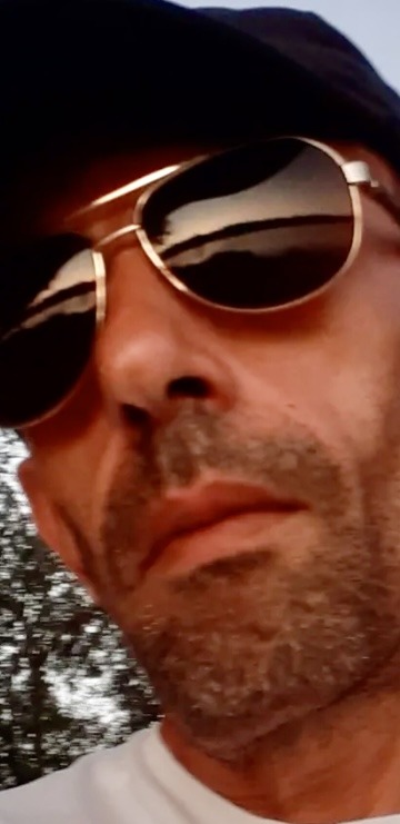 Profil de Ronel, 45 ans, Annonces gay à Grenilles (Fribourg)