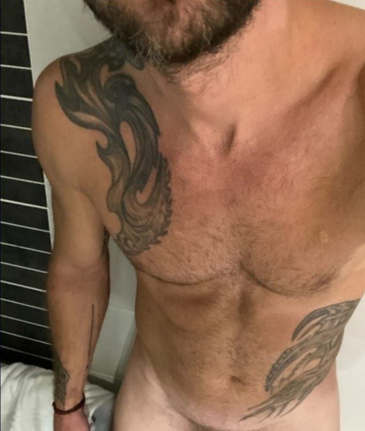 Jaron - Annonces gay à Vuisternens-devant-Romont Profil de Jaron, 25 ans, Annonces gay à Vuisternens-devant-Romont (Fribourg)