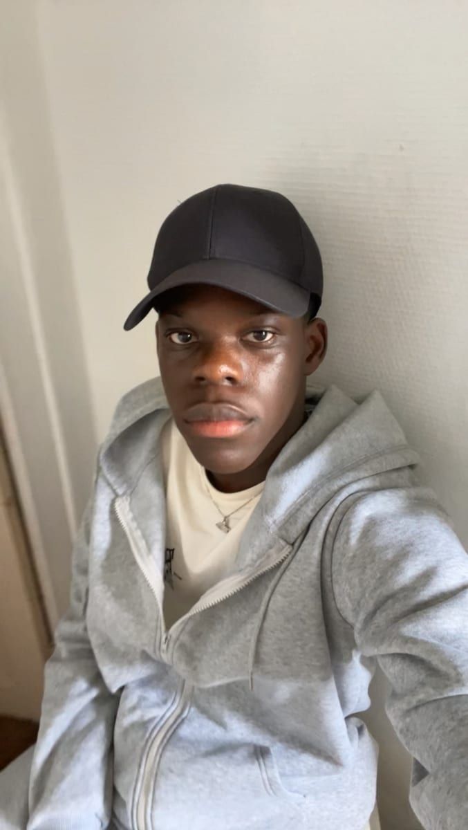 Profil de Jimmi, 24 ans, Annonces gay à Romont FR (Fribourg)