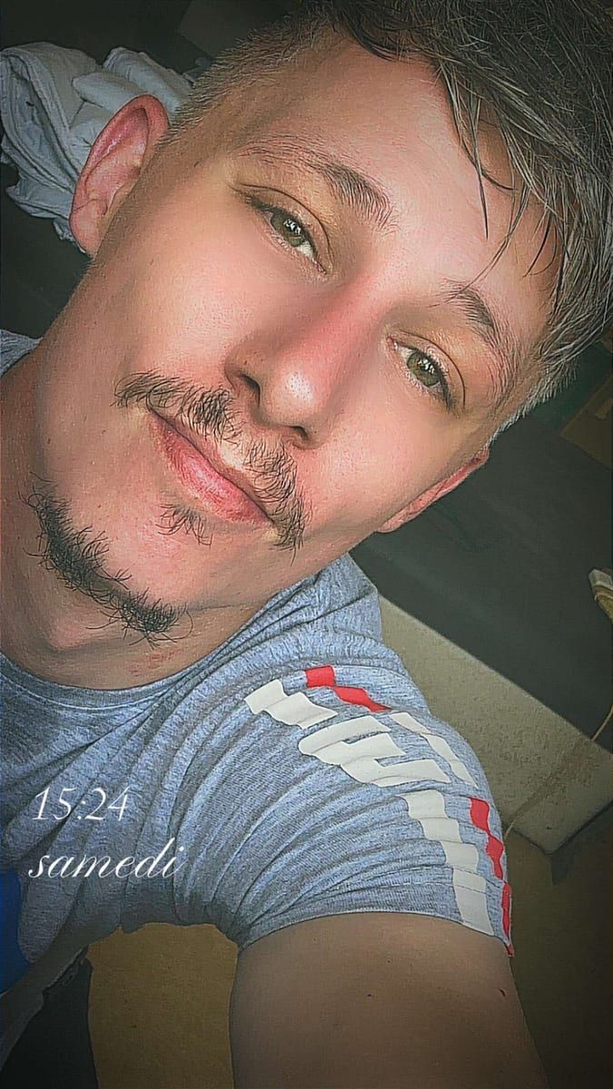 Henrick - Annonces gay à Semsales Profil de Henrick, 22 ans, Annonces gay à Semsales (Fribourg)