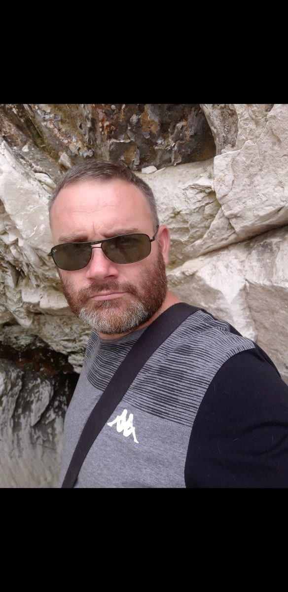 Profil de Anass, 42 ans, Annonces gay à Villarimboud (Fribourg)