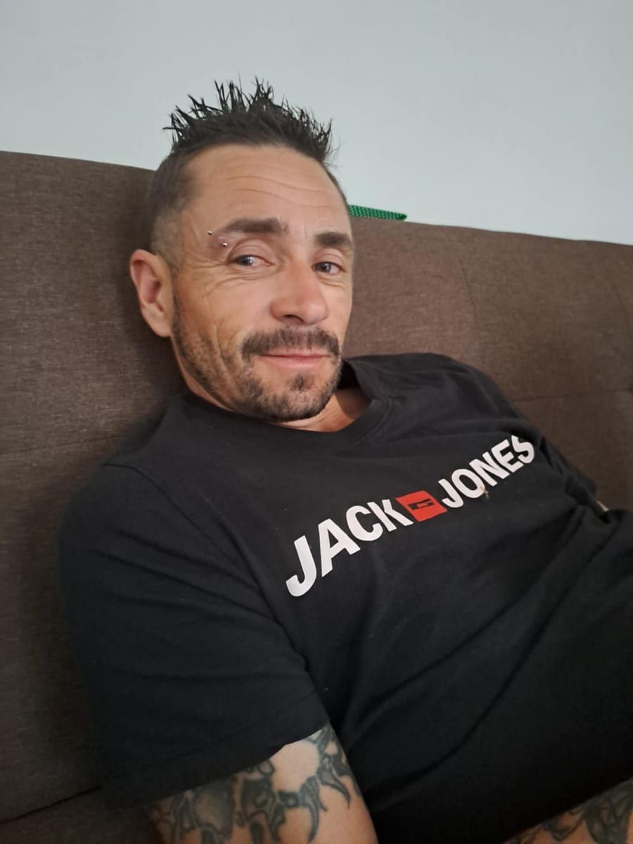 Medhi - Annonces gay à Chandon Profil de Medhi, 36 ans, Annonces gay à Chandon (Fribourg)