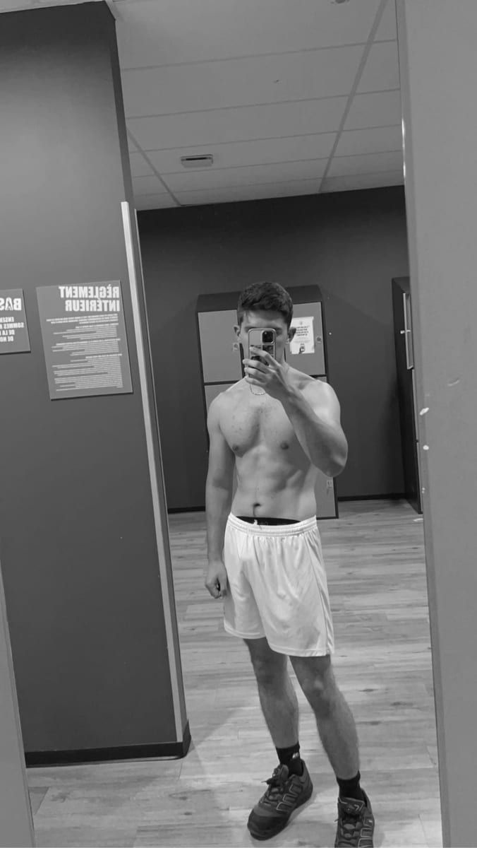 Stojan - Annonces gay à Seiry Profil de Stojan, 27 ans, Annonces gay à Seiry (Fribourg)