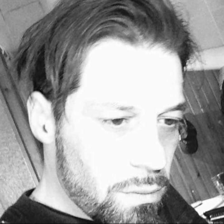 Profil de Emerys, 26 ans, Annonces gay à Magnedens (Fribourg)