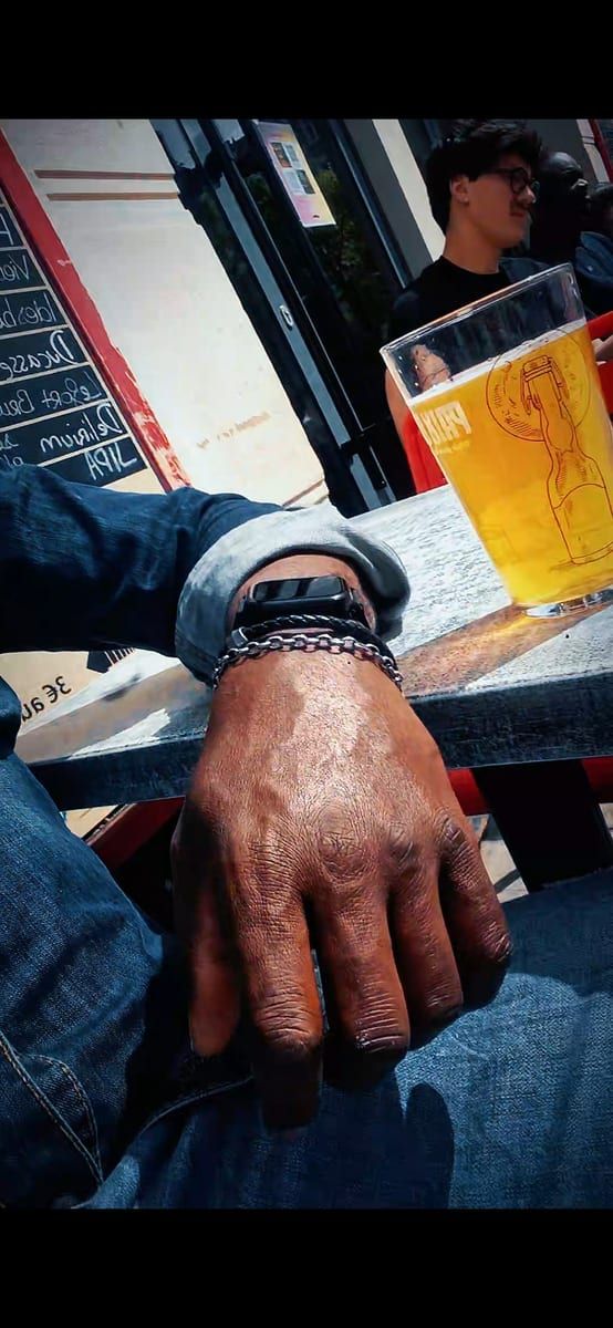 Profil de Benyamin, 44 ans, Annonces gay à Esmonts (Fribourg)