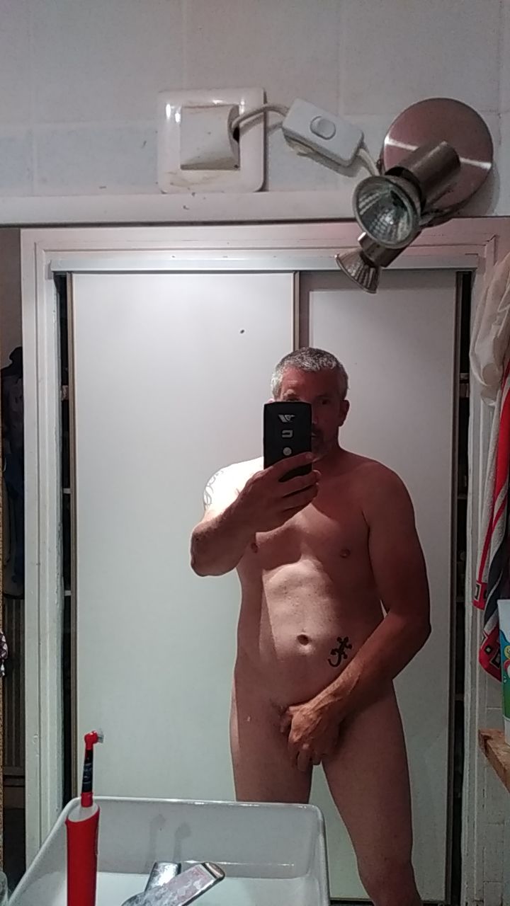 Barry - Annonces gay à Plasselb Profil de Barry, 22 ans, Annonces gay à Plasselb (Fribourg)