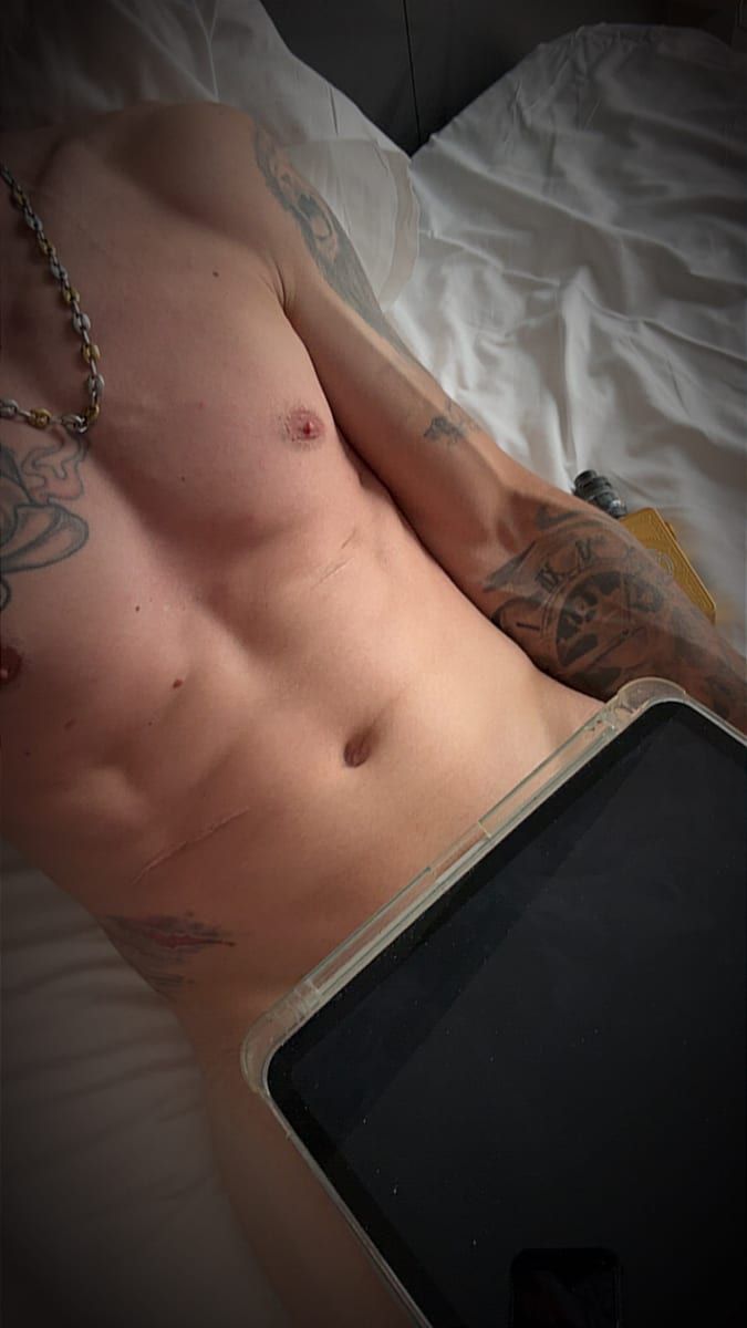 Kay - Annonces gay à Middes Profil de Kay, 39 ans, Annonces gay à Middes (Fribourg)