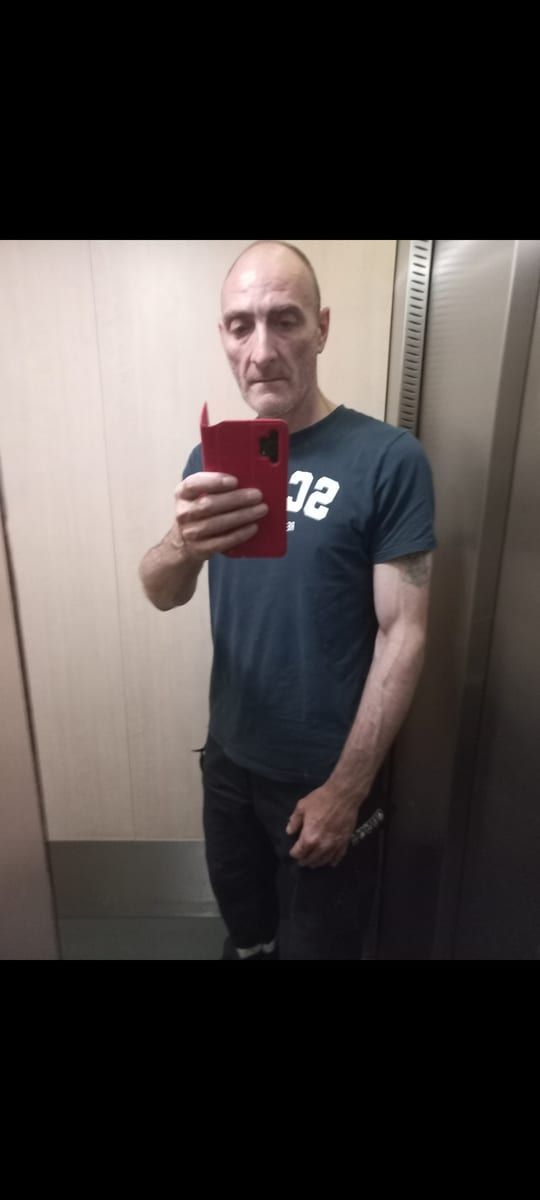 Profil de Edin, 26 ans, Annonces gay à Siviriez (Fribourg)