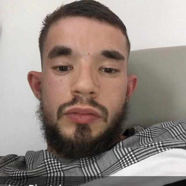 Galien - Annonces gay à Sommentier Profil de Galien, 23 ans, Annonces gay à Sommentier (Fribourg)