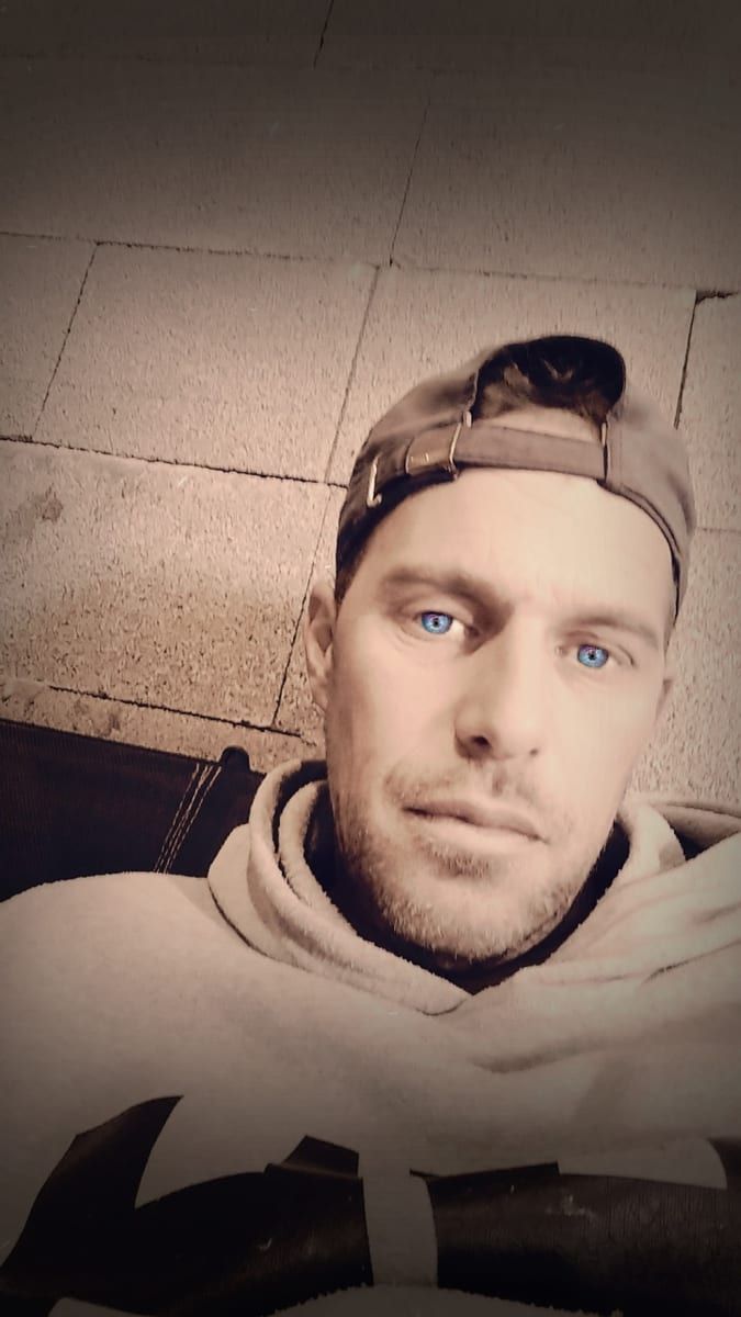 Redan - Annonces gay arabe à Morlon Profil de Redan, 27 ans, Annonces gay arabe à Morlon (Fribourg)