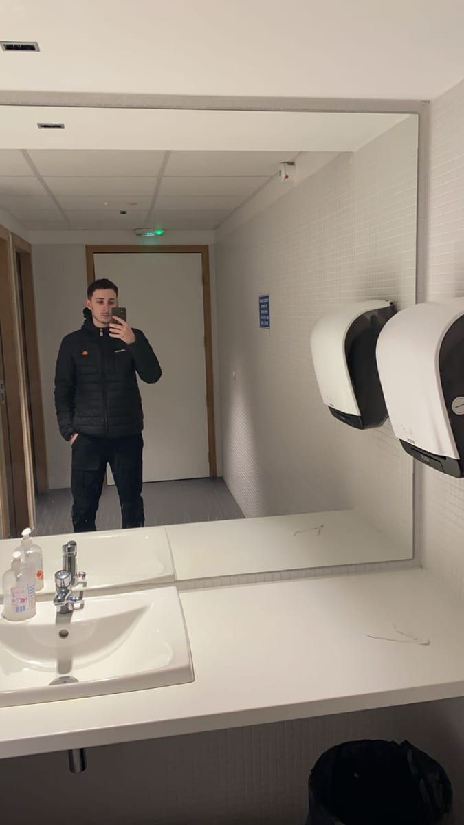 Alexey - Annonces gay à Auboranges Profil de Alexey, 23 ans, Annonces gay à Auboranges (Fribourg)