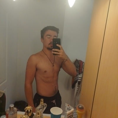 Arlan - Annonces gay à Bösingen Profil de Arlan, 40 ans, Annonces gay à Bösingen (Fribourg)